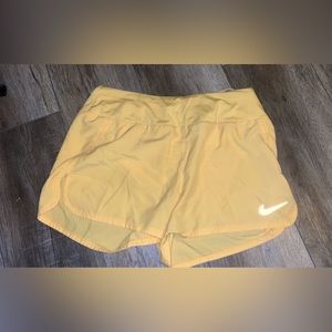 Women’s Nike Dri-Fit shorts S
